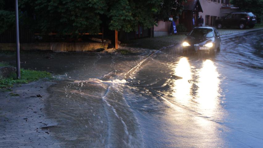 Straßen waren überschwemmt...