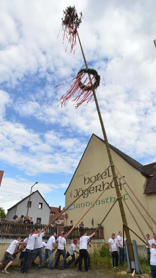In Pfaffenhofen wird zünftig Kirchweih gefeiert
