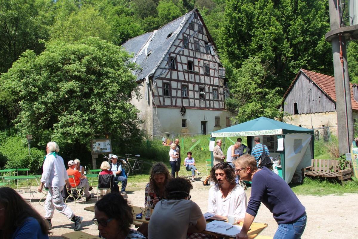 Fränkischer Albverein bot Wandern mit Blinden an Nordbayern
