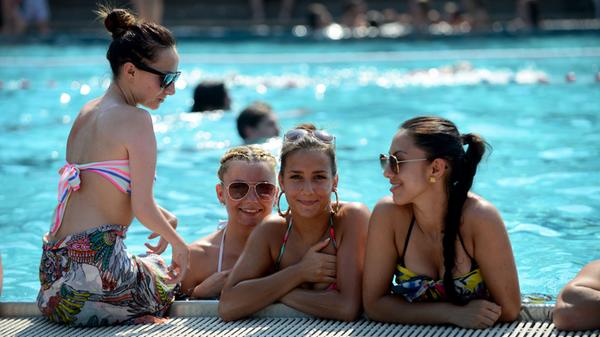 1734 Sonnenstunden gab es in Nürnberg im Jahr 2015, am 5. Juli zeigte die Wetterstation am Jakosplatz einen Allzeitrekord an, nämlich einen Stundenmittelwert von erstmals mehr als 40 Grad.