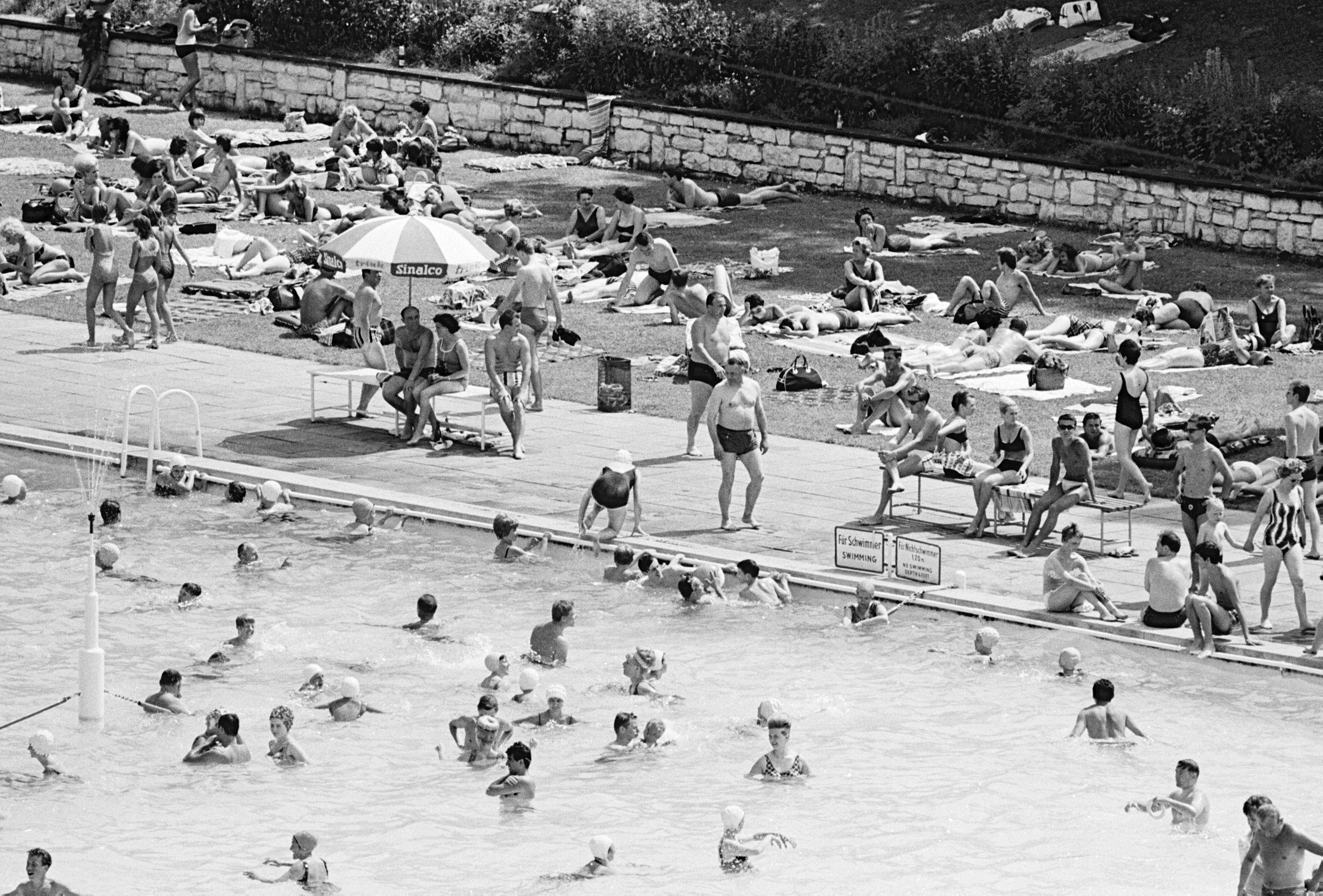 Der Juni 1964 hatte es in sich: Die Großstädter flüchteten am Wochenende ins Freie, an Flussläufe und in den Schatten der Wälder. Kein Wunder, denn gegen 16 Uhr wurden 32,9 Grad gemessen.