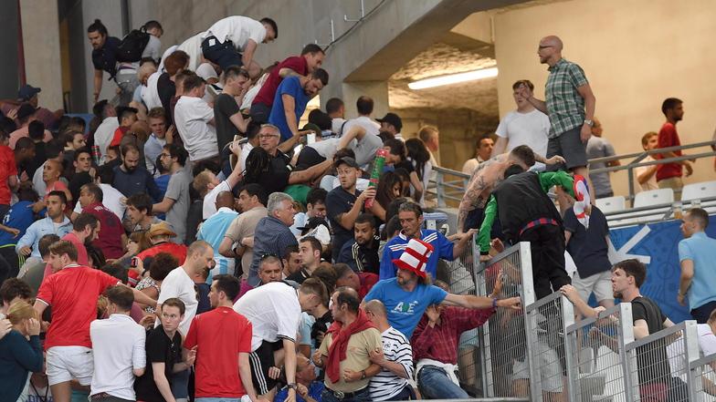 Der Auslöser: Nach dem Spiel am Samstagabend kam es in Marseille zu schweren Ausschreitungen.