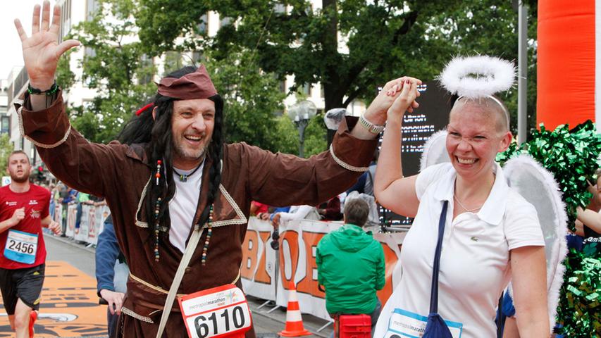 Spitzenathleten und Bürgermeisterstaffel: Der Metropolmarathon in Fürth