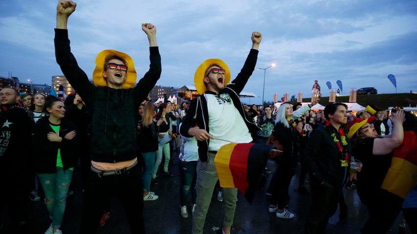 Deutschland-Fans jubeln: "Weiter so, Jungs"