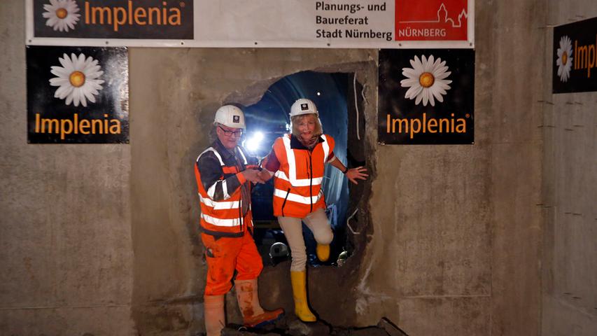 Mit schwerem Gerät durch die Mitte: Tunneldurchschlag der U3