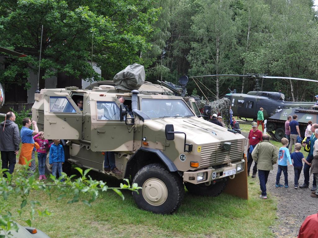 Bundeswehr Fahrzeuge In Muna Waren Besuchermagnet Marktbergel Nordbayern De