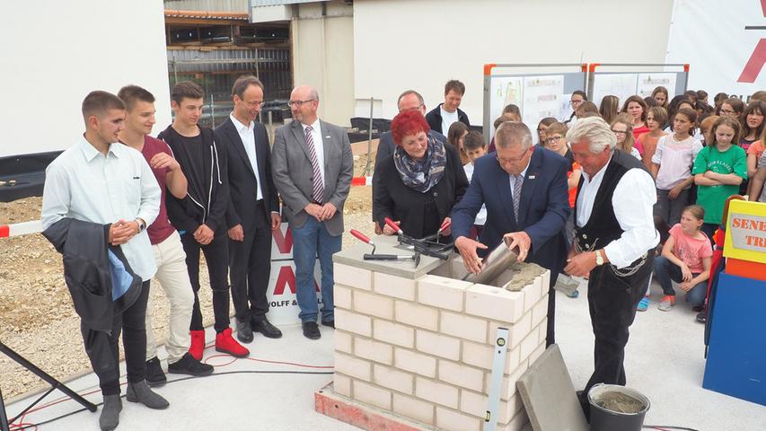 Treuchtlingen: Grundsteinlegung für den Neubau der Senefelder-Schule