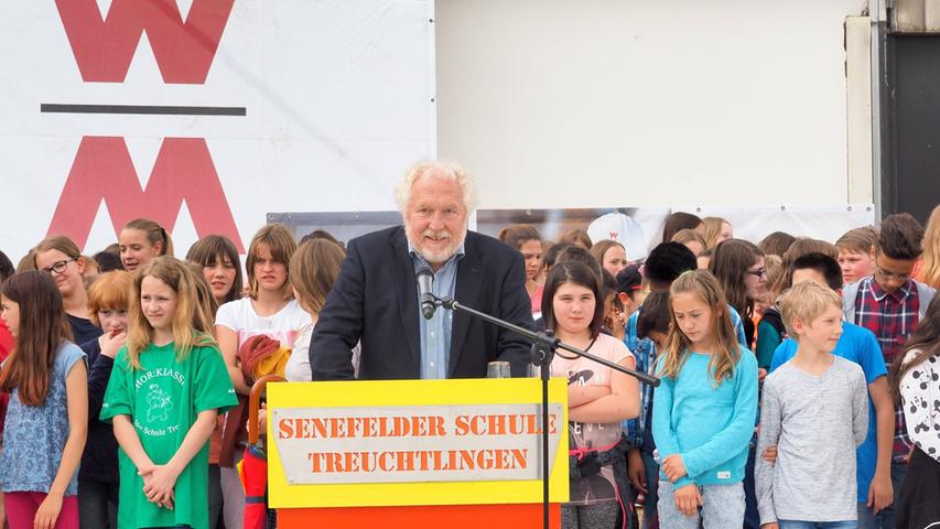 Heinz Maier ist seit 1977 Lehrer an der "Sene", damals eines der modernsten Schulgebäude in Bayern. Doch der Bau ist in die Jahre gekommen...