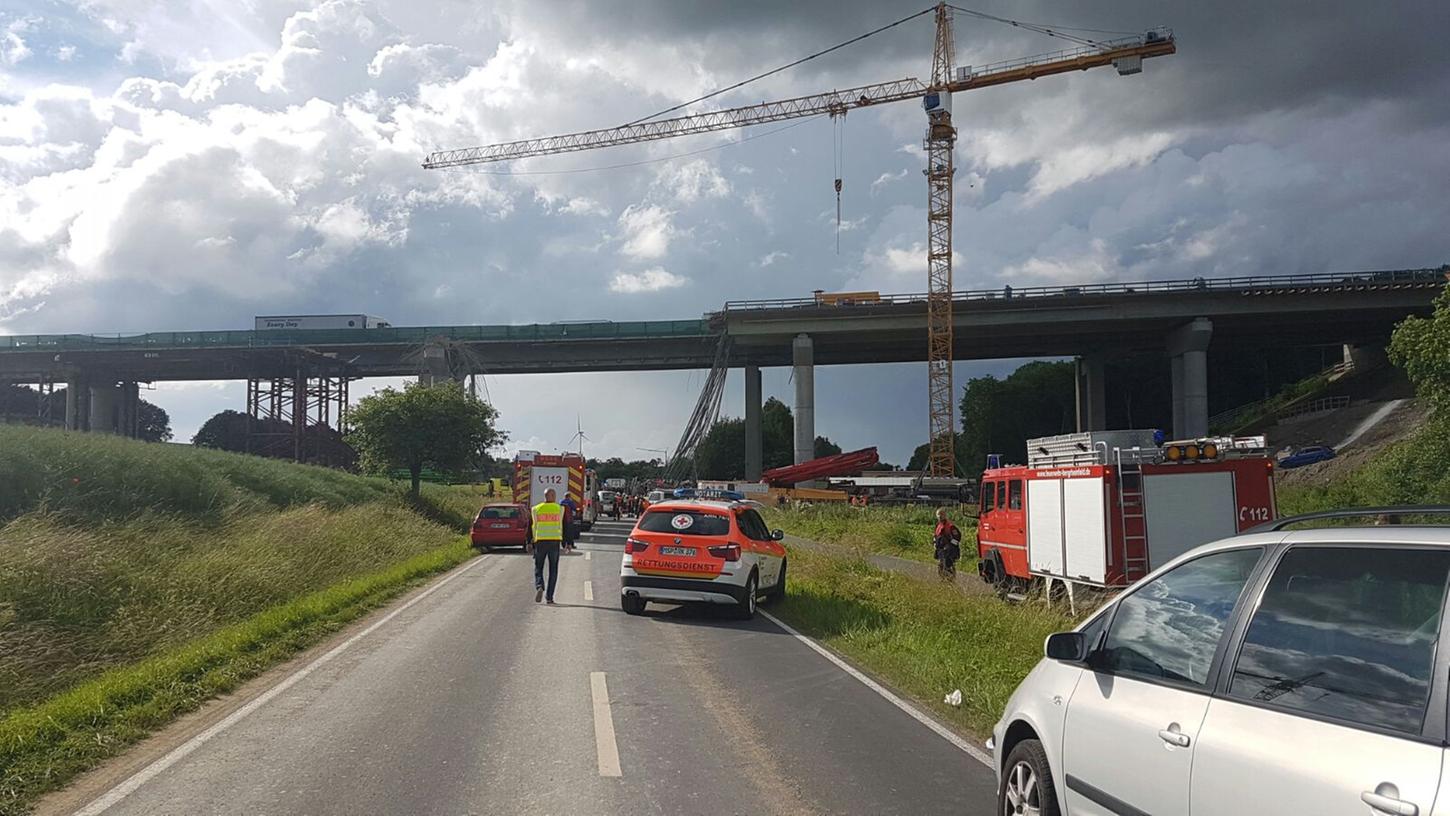 A7: Brücke stürzt teilweise ein - mindestens ein Toter
