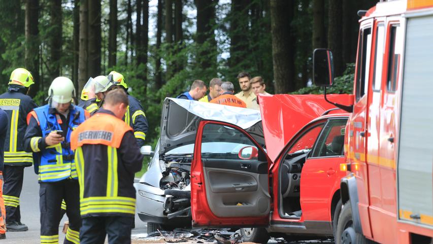 Frontalkollision bei Wattendorf: Drei Personen schwer verletzt