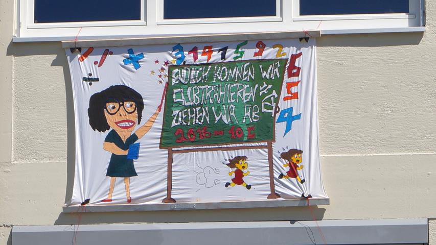 Freche Transparente an der Mädchenrealschule Neumarkt 2016