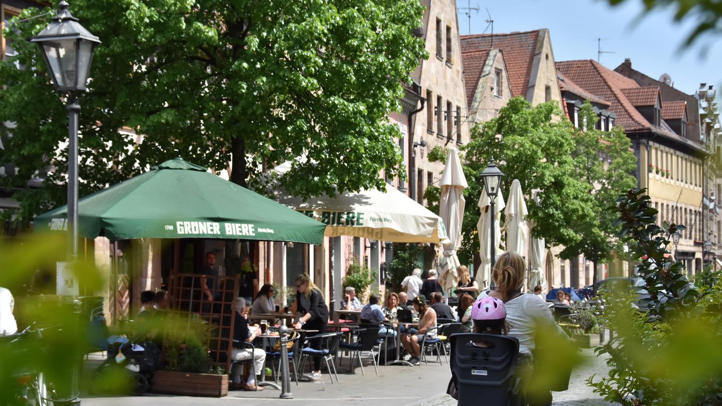 Die Fürther Jusos setzen sich für längere Ausschankzeiten in der Gustavstraße ein.