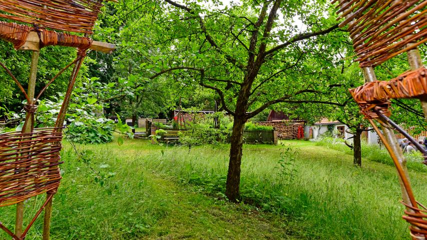Zu Gast im idyllischen Garten der Familie Knollmeyer in Eschertshofen.
