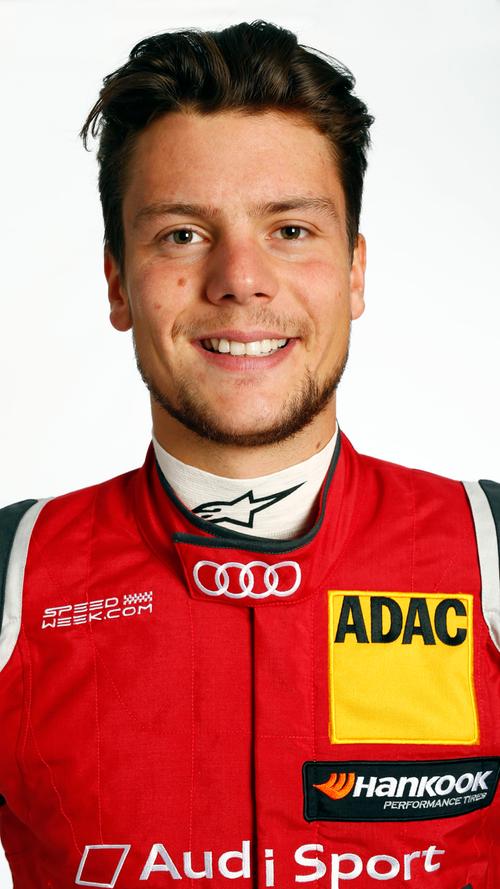 (Audi/54/0/2) Auf sein Debüt in der Formel 3 musste Tambay 2009 kurzfristig verzichten. Er stürzte beim Fußballspielen in der Boxengasse in Spa-Francorchamps und zog sich eine Gehirnerschütterung zu. Lieber Rennfahrer als Fußballer . . .