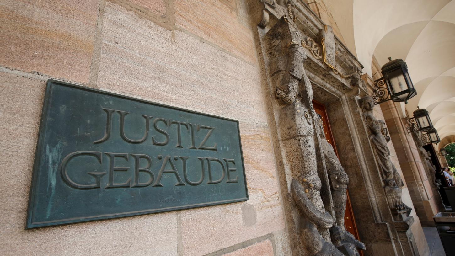 Der 43-jährige Angeklagte wehrt sich gegen ein Urteil des Amtsgerichts. Der 43-jährige Angeklagte wehrt sich gegen ein Urteil des Amtsgerichts.