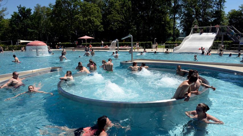 Erlanger Badespaß: Sonne und Wasser satt im Röthelheimbad