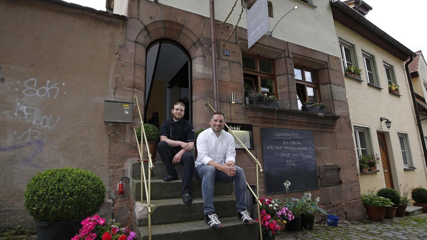 Kulinarisch spannend gestaltet sich die "Restauration Treppe" von Maximilian Kandel (rechts) und Sven Krämer. Für Fußball-Flüchtige gibt es ein EM-Spezial.