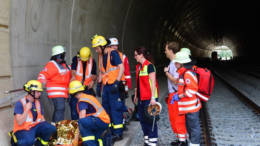 Probe für den Ernstfall: Großübung des BRK im Burgbergtunnel