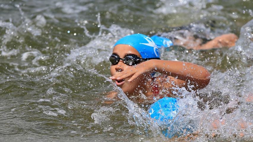 Schwimmen, radeln, rennen: Die Jugend schwitzt beim Rothsee Triathlon