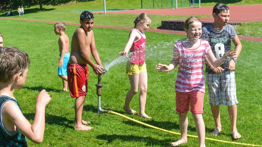 Basteln, schminken, spielen: Das Sommerfest der Grundschule Hilpoltstein