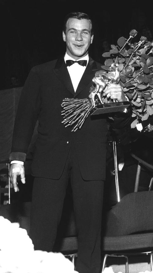 1962 wurde Götz George in der Karlsruher Schwarzwaldhalle der Bambi als bester Nachwuchs-Schauspieler verliehen.