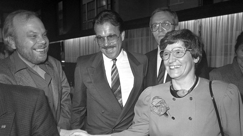 1989 gab es den Grimme-Preis in Gold für den "Tatort"-Krimi "Moltke". Im Bild neben George Bundestagspräsidentin Rita Süssmuth und Fernsehregisseur Hajo Gies (links).