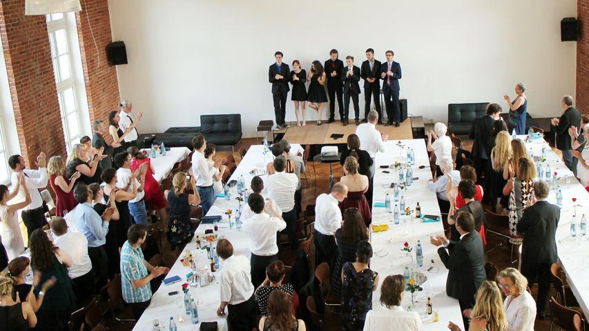 Nürnberger Jenaplan-Gymnasium feiert ersten Abi-Jahrgang