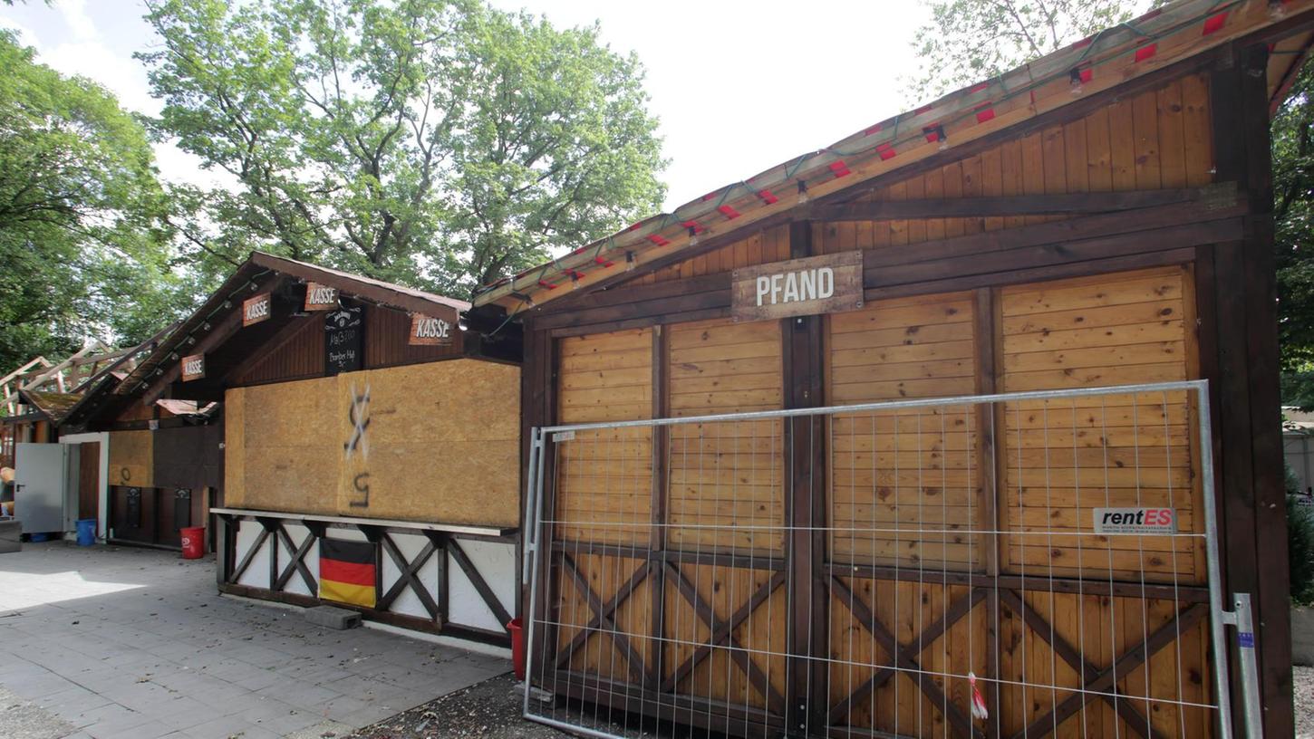 Seit mehr als 30 Jahren ein Treffpunkt für Fußballfans und Draußen-Bier-Trinker: Das "s’Gärtla" unweit des Nürnberger Stadions. Ende Juni musste der Pächter den beliebten Biergarten schließen.