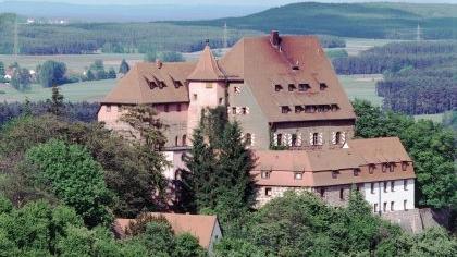 Burg Wernfels  - Günstiger Urlaub auf der Festung
