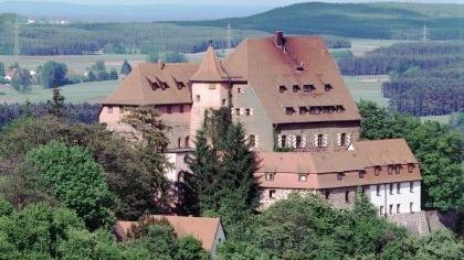 Burg Wernfels - Günstiger Urlaub auf der Festung Burg Wernfels - Günstiger Urlaub auf der Festung