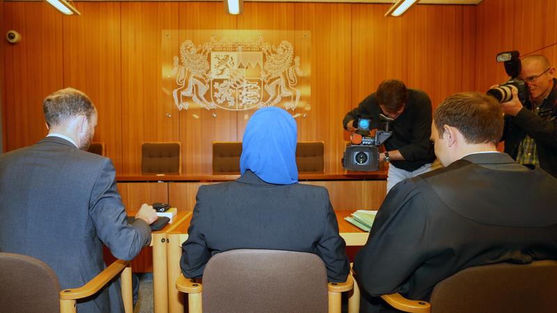 Das Augsburger Gericht hatte einer Jura-Studentin recht gegeben, die seit 2014 im sogenannten Vorbereitungsdienst bei der Justiz ist.