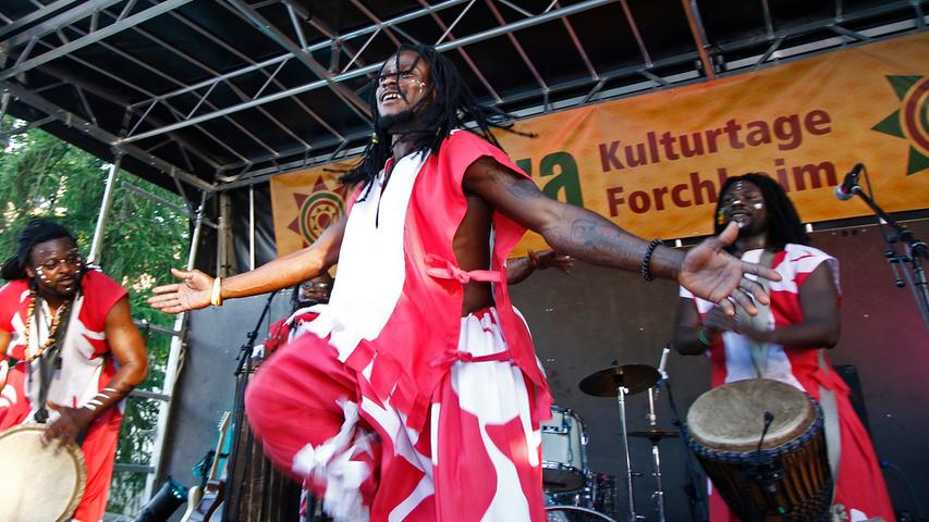 Trommeln und Tanz: Traditionelle Afrika-Kulturtage in Forchheim