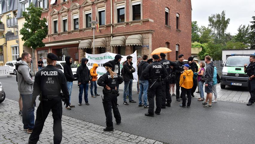 Bunt gegen braun: Zirndorfer protestierten gegen Rechte-Demo