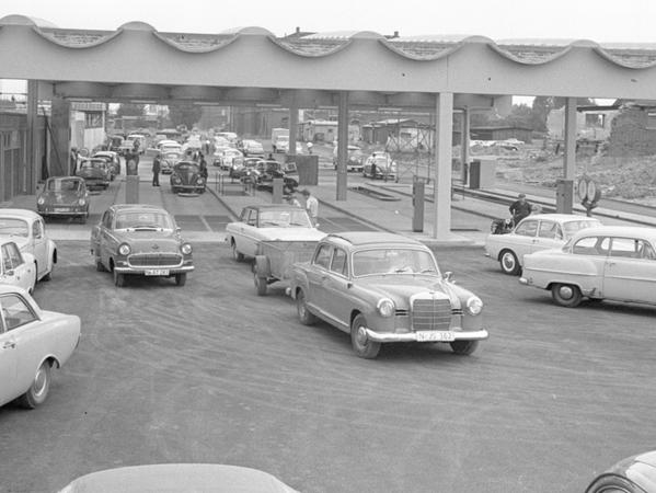 6. Juli 1966: Die Autofahrer sparen viel Zeit ein