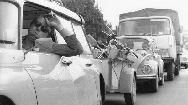 Hitze, brennende Sonne und Stau: Das war im Juli 1977 eine echte Geduldsprobe für die Nürnberger Autofahrer. Zum Glück gibt's heute Klimaanlagen.