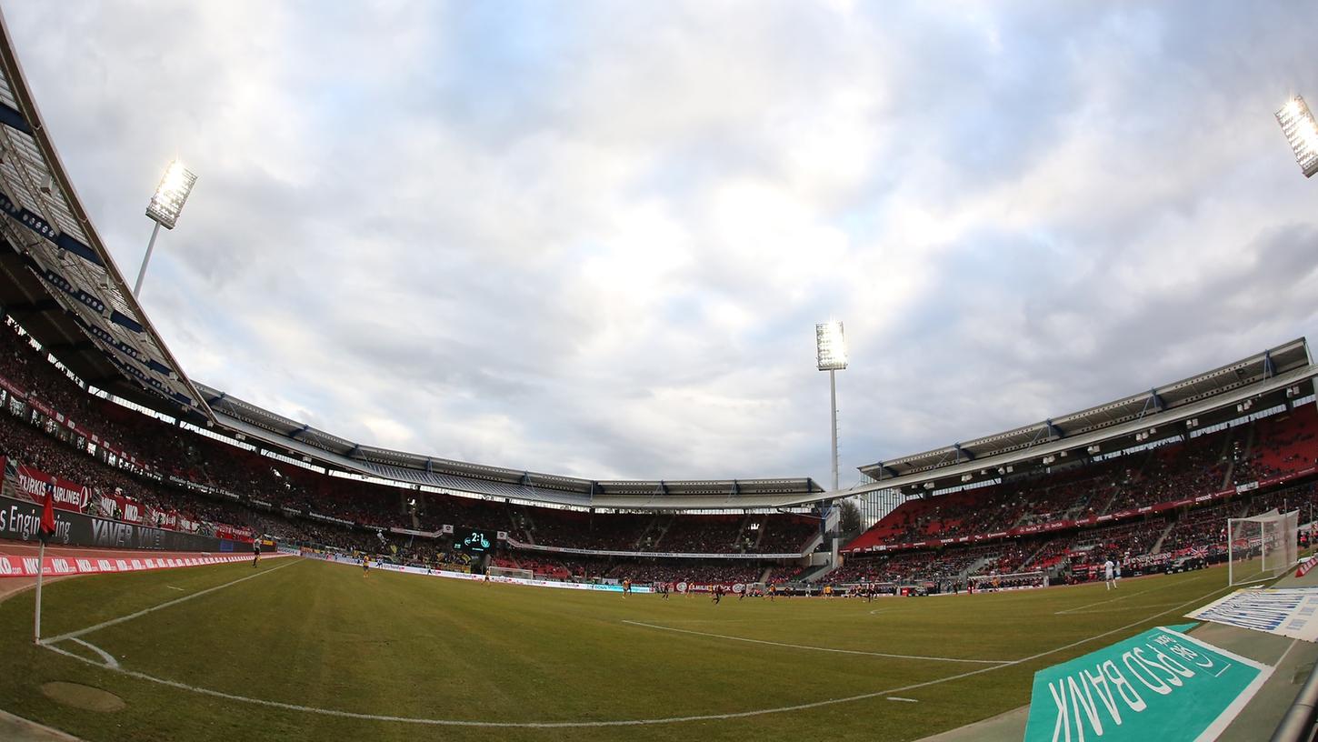 Die Fußball-EM kommt nach Deutschland - das Max-Morlock-Stadion schaffte es aber nicht in die Liste der Stadien.