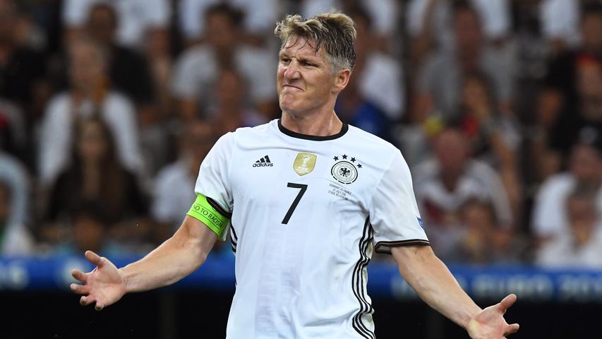 KAPITÄNS-AMT: Nach dem Rücktritt von Philipp Lahm im Anschluss an die WM wurde Schweinsteiger offiziell neuer Spielführer der deutschen Nationalmannschaft.