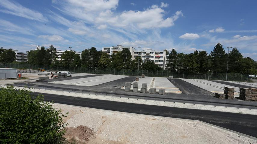 Der Bau der Haupttribüne im Ronhof schreitet voran
