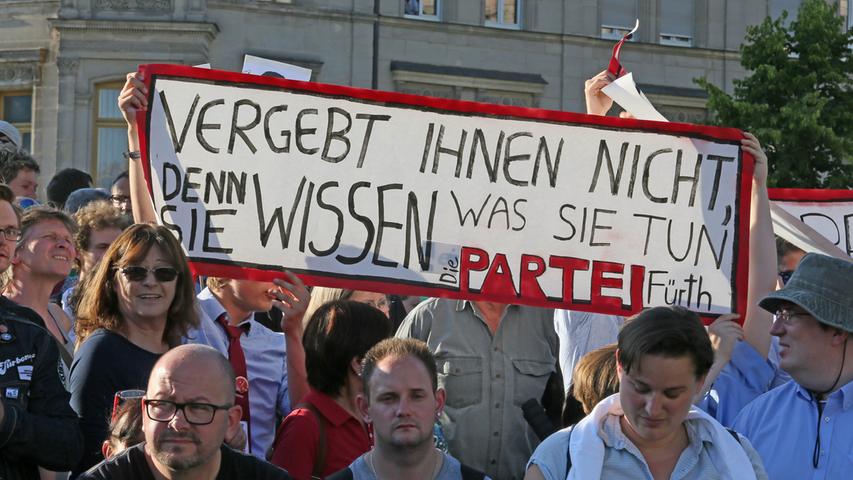 Protest gegen Pegida in Fürth: 600 Gegendemonstranten standen 40 Pegida-Anhängern im Juli dieses Jahres gegenüber.