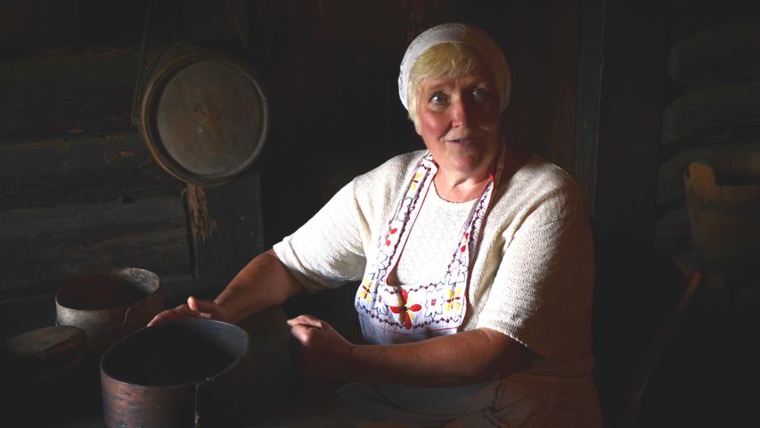 Oie Laksberg hat im Bauernmuseum die Kaekid-Suppe zubereitet.