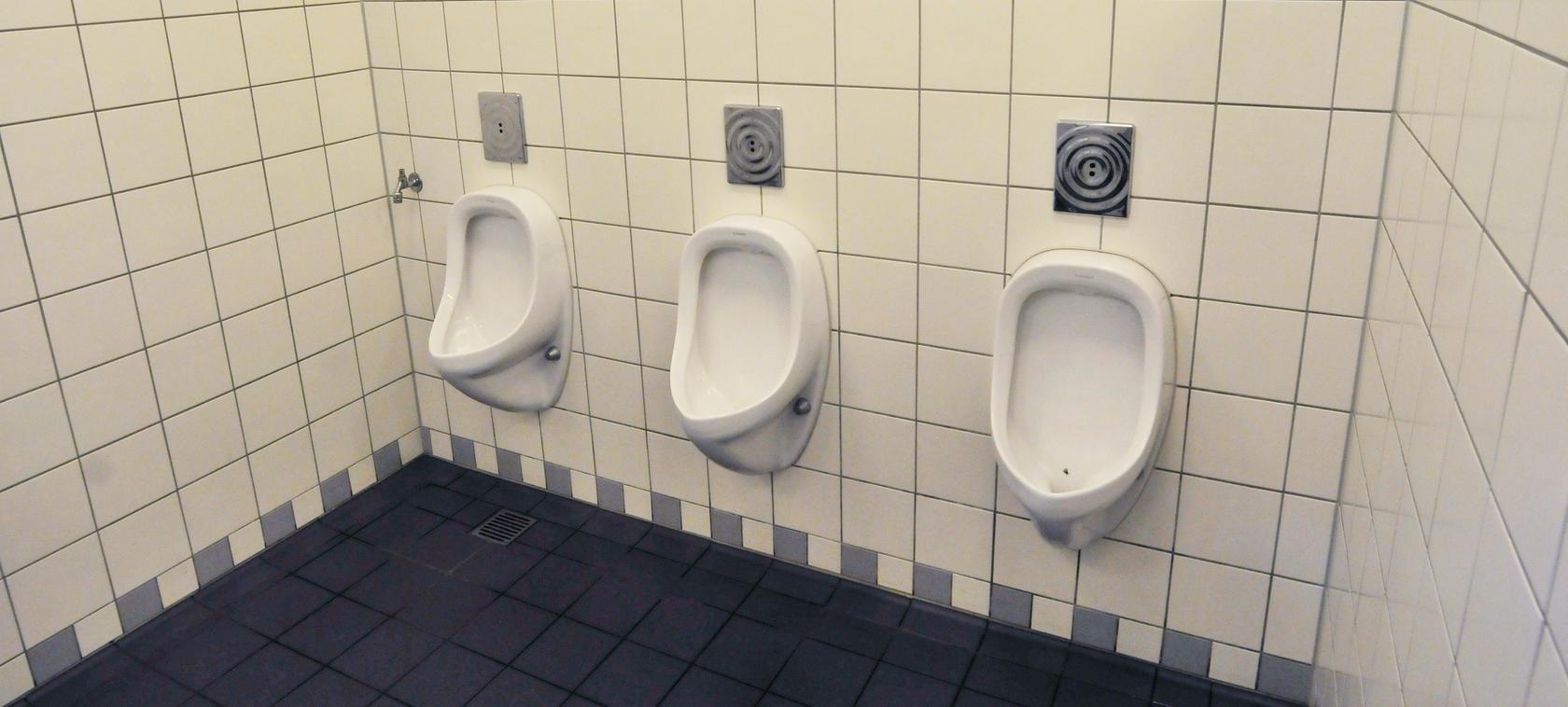Nickerchen auf der Toilette? Das sieht die Stadt Nürnberg nicht so gerne - und wird deswegen ihre Satzung ändern. Nickerchen auf der Toilette? Das sieht die Stadt Nürnberg nicht so gerne - und wird deswegen ihre Satzung ändern.