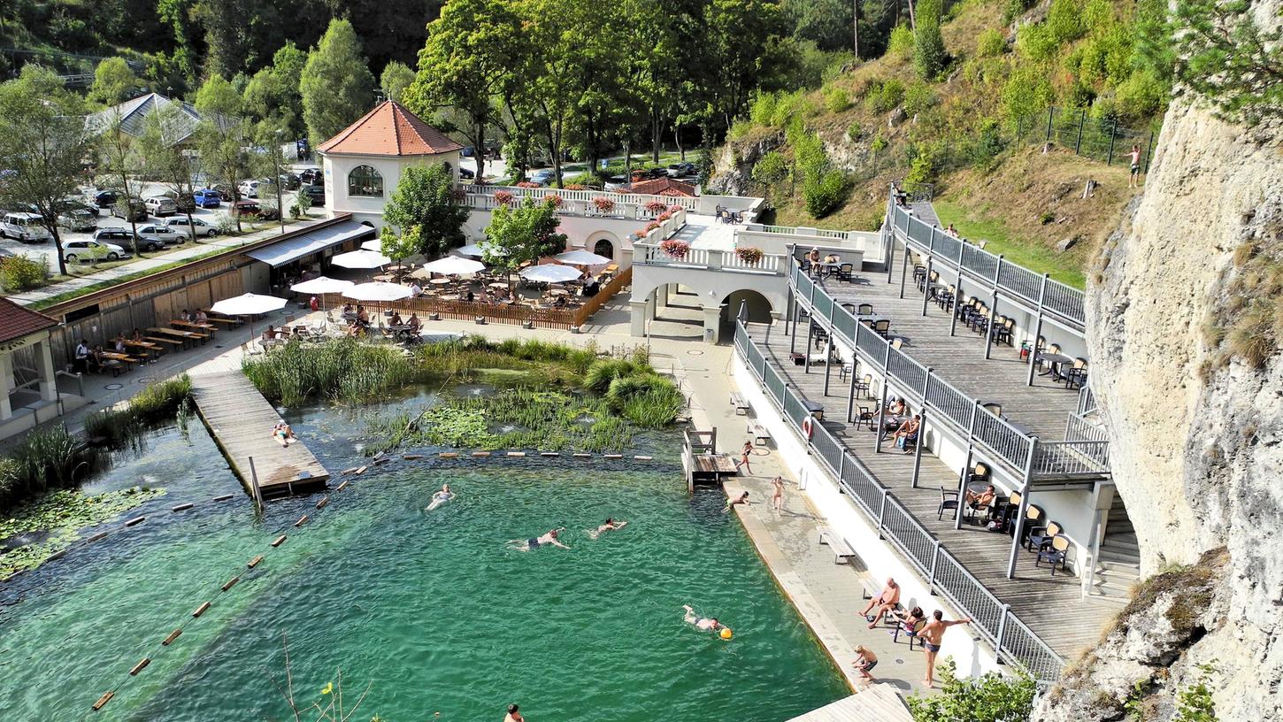 Ein beliebtes Ziel an heißen Sommertagen: Das Felsenbad in Pottenstein.
