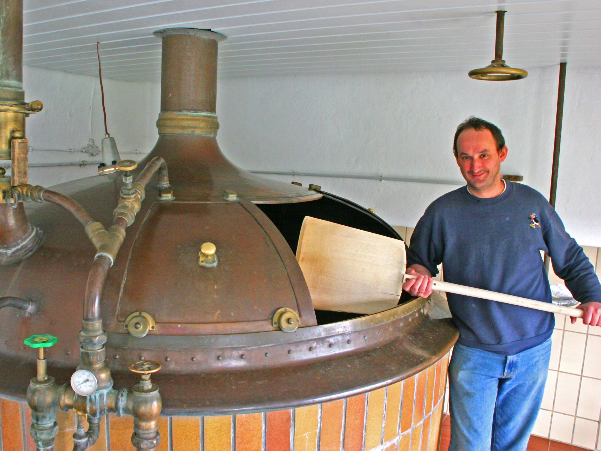 Rotbier: Ein fränkischer Klassiker seit Jahrhunderten, hier ohne Schnick und Schnack seit vielen Generationen auf den Punkt gebraut. Kleiner Wermutstropfen: Sie müssen sich das Bier selbst abholen – aber es lohnt sich!