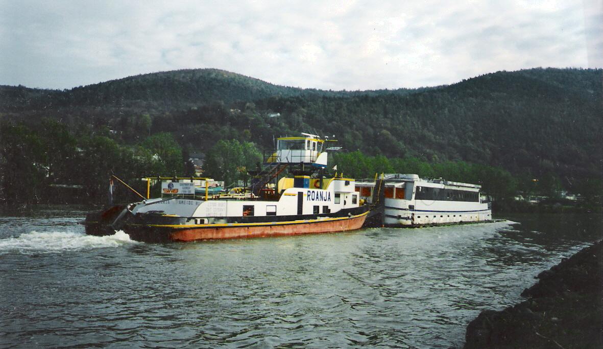 Im Oktober 1995, also fast zehn Jahre, nachdem "Das Boot" im Nürnberger Hafen angelegt hat, wurde es nach Würzburg geschleppt. Und eine Ära ging zu Ende.