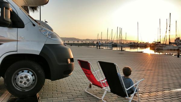 Der Wohnmobilstellplatz im Yachthafen bei Gibraltar.