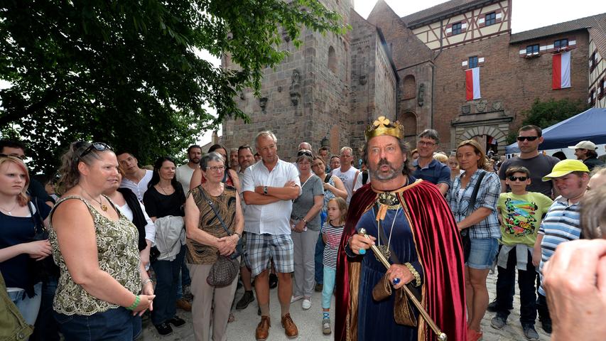 Feuershow bei bester Aussicht: Fest auf Nürnberger Kaiserburg