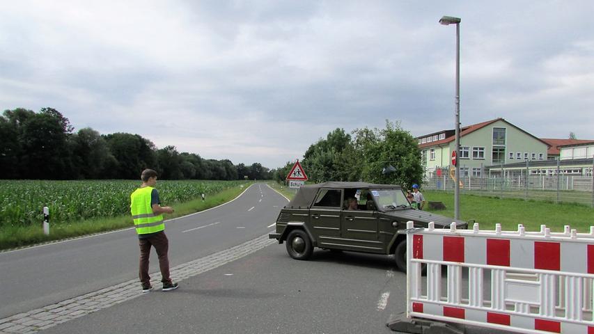 Zum sechsten Mal hat die Firma Kiefer eine Benefiz-Rallye veranstaltet. Zu sehen war als ältestes Fahrzeug ein englischer Morris, Baujahr 1928, Morgans, Porsches, der berühmte Jaguar E-Type, Alfa-Romeo, Mercedes, Opel, Maserati und ein Cougar-Nachbau von 1967, der viele Blicke auf sich zog.