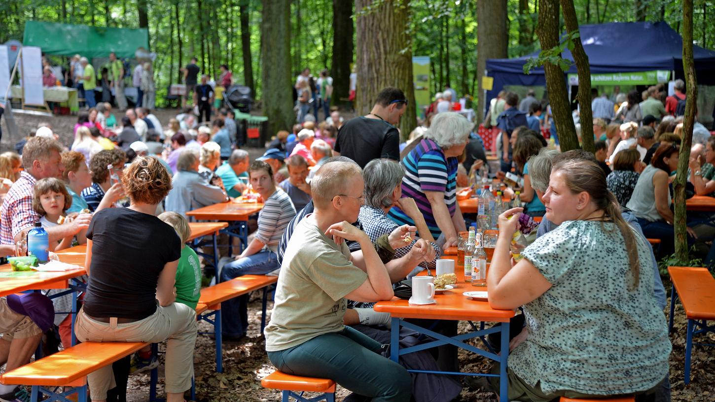 Zum beliebten Reichswaldfest am Schmausenbuck-Turm werden wieder zahlreiche Gäste erwartet.