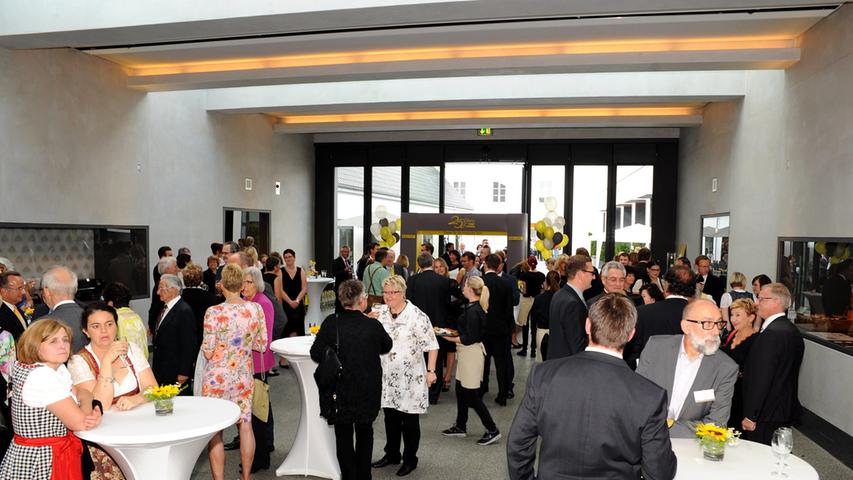 Der Schreibgeräte-Hersteller Online aus Neumarkt feierte mit einer feinen Party das 25-jährige Bestehen im Maybach-Museum.