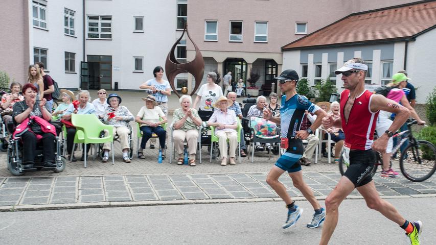 Jubel, Trubel, Triathlon: Challenge-Fans feuern ihre Helden an